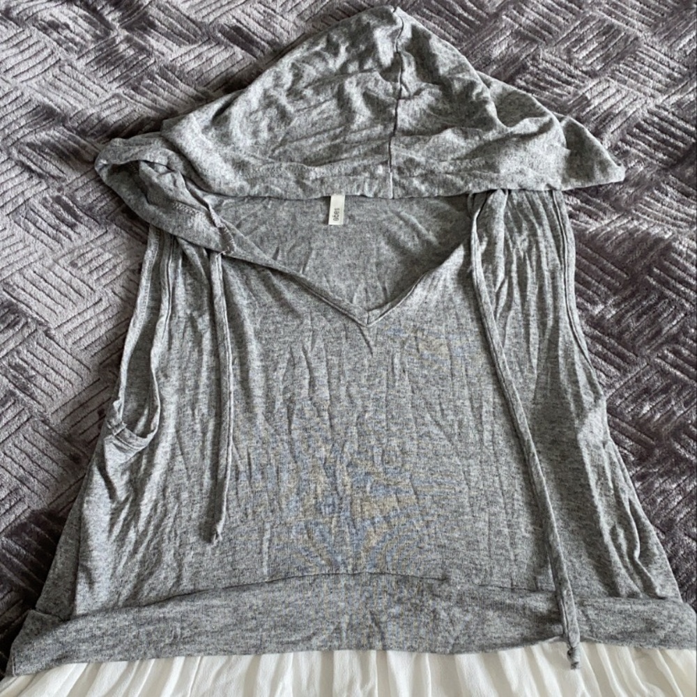 SAGE sleevless top w/hoodie